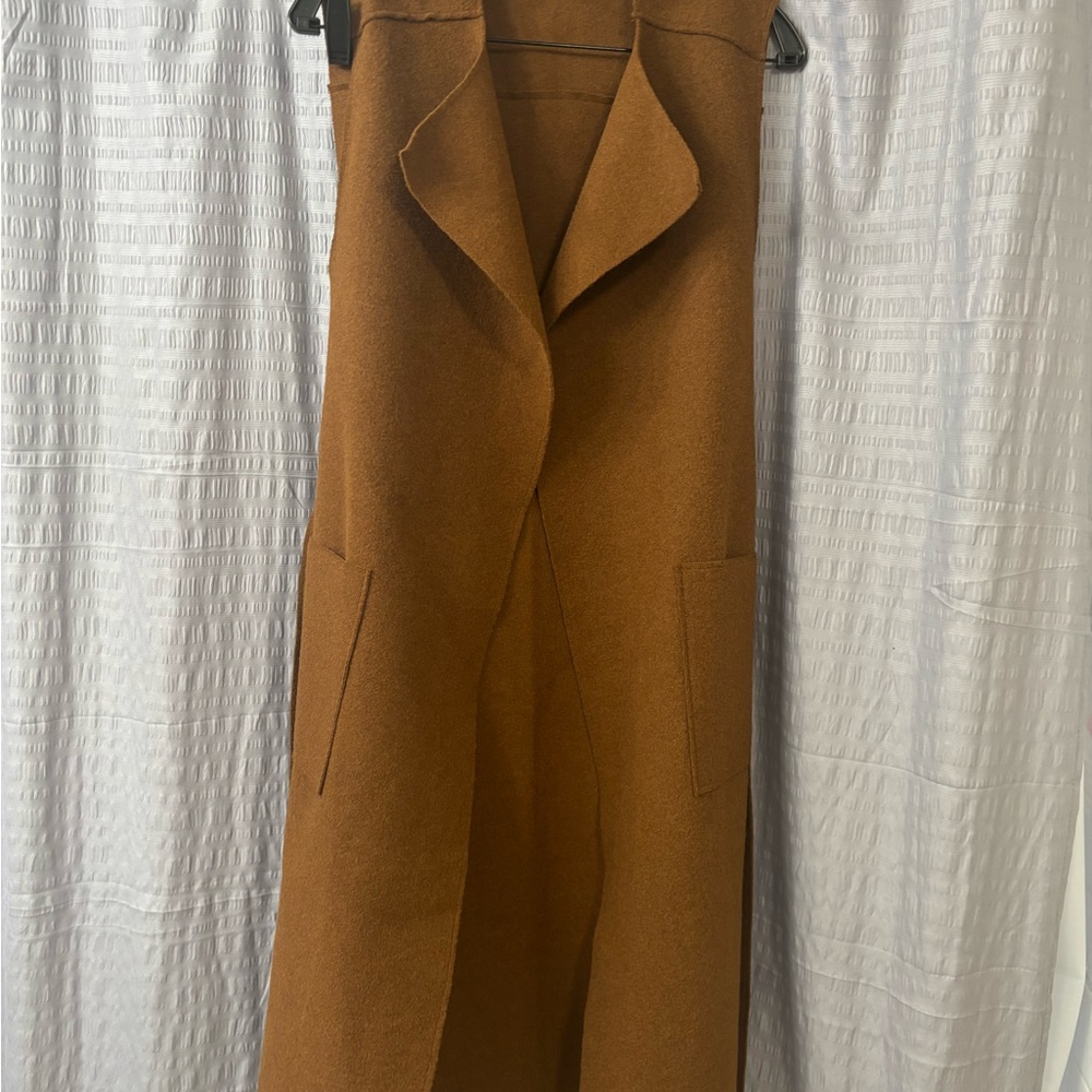 Elegant Brown Sleeveless Coat